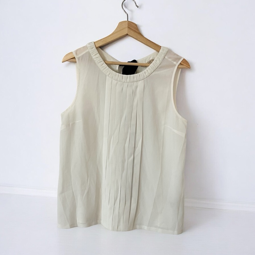 RW & COFront pleated flowy top with bow detail on back Sz M